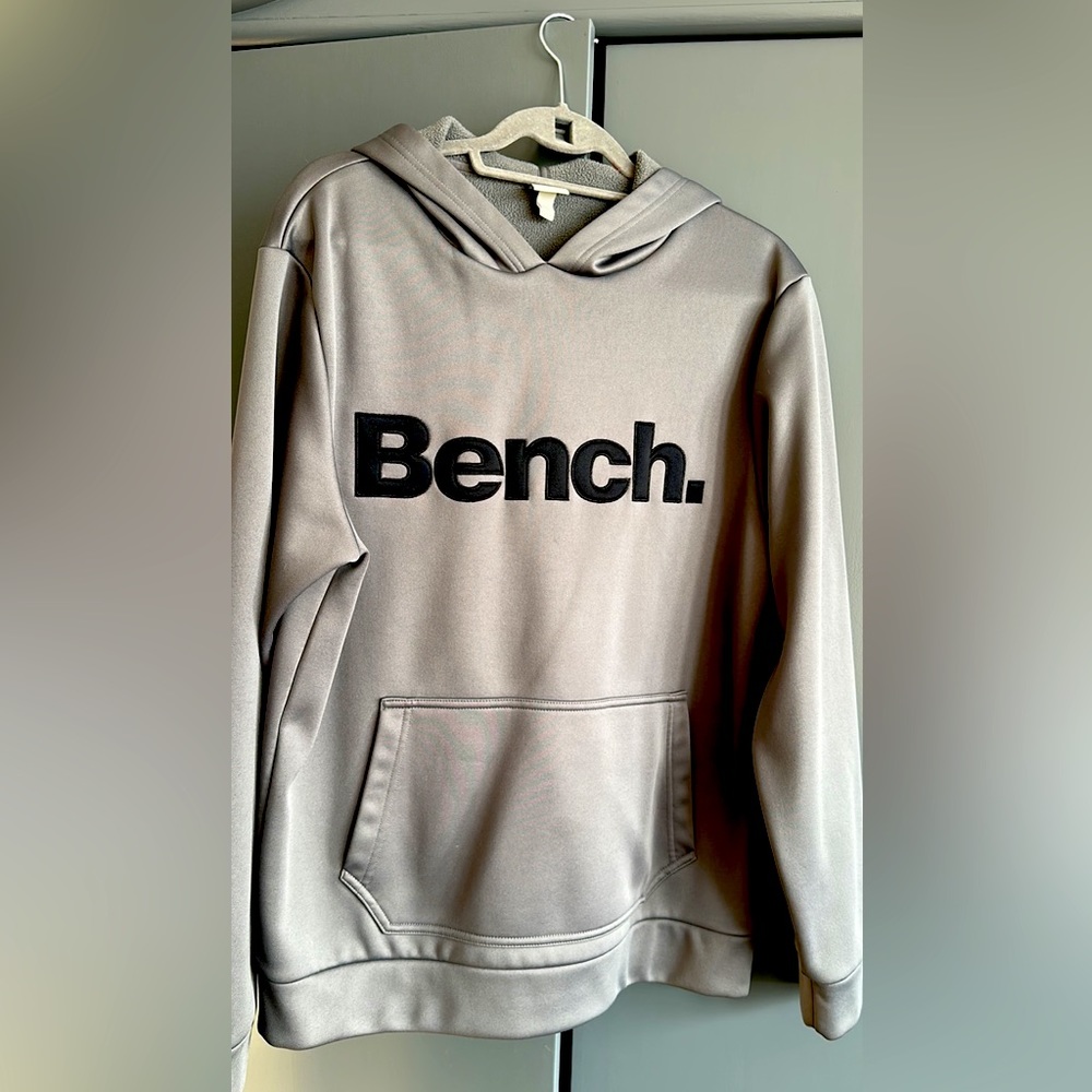 BENCH HOODIE - LARGE